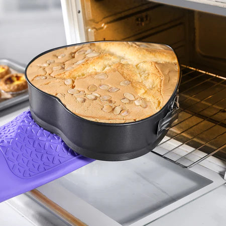 24cm Heart Shape Non-Stick Springform Cake Tin – Easy Release Baking Pan for Cakes & Desserts